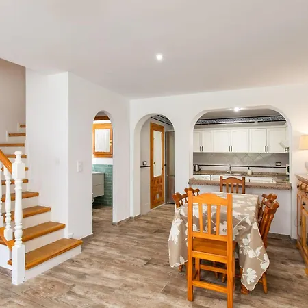 Sol, Playa, Piscinas Y Jardines Holiday home *