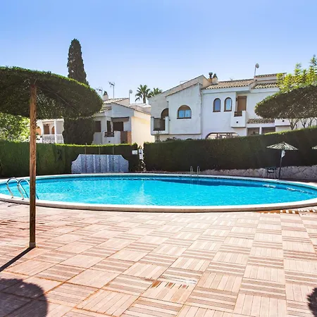Sol, Playa, Piscinas Y Jardines Holiday home *